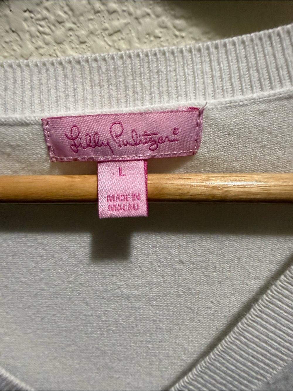 Lilly Pulitzer Preppy Quiet Luxury White V-Neck Tennis Golf Sweater - Picture 2 of 3